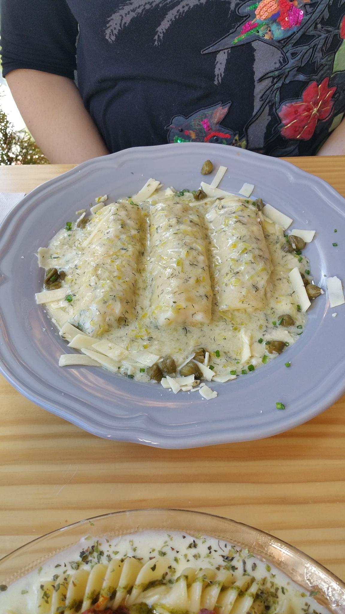 Canelones de saumon sauce poireaux et aneth