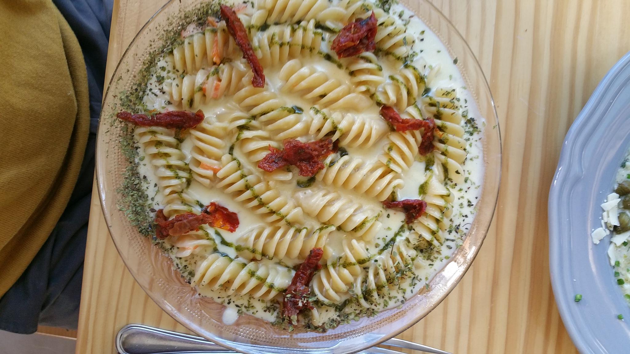Fusilli avec fromage gorgonzola et tomate sèche