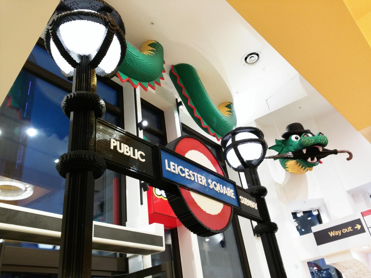 Magasin de LEGO au centre de Londres Maquette à hauteur d'homme